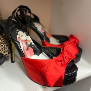 Red bow heels